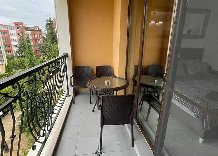 Astoria 5. K.k. Elenite 公寓 *