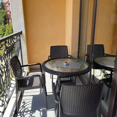 Astoria 5. K.k. Elenite דירה סבטי ולאס