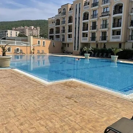 Διαμέρισμα Astoria 5. K.k. Elenite